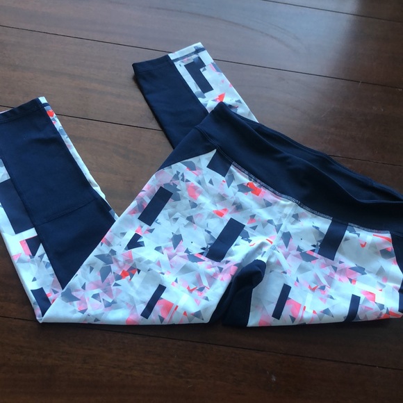 Under armour studio crops - Picture 2 of 3